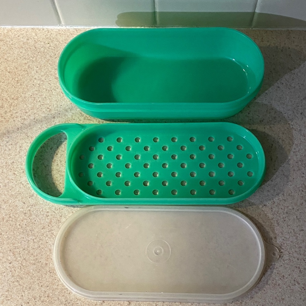 Vintage Tupperware jadeite 3-pc cheese grater set